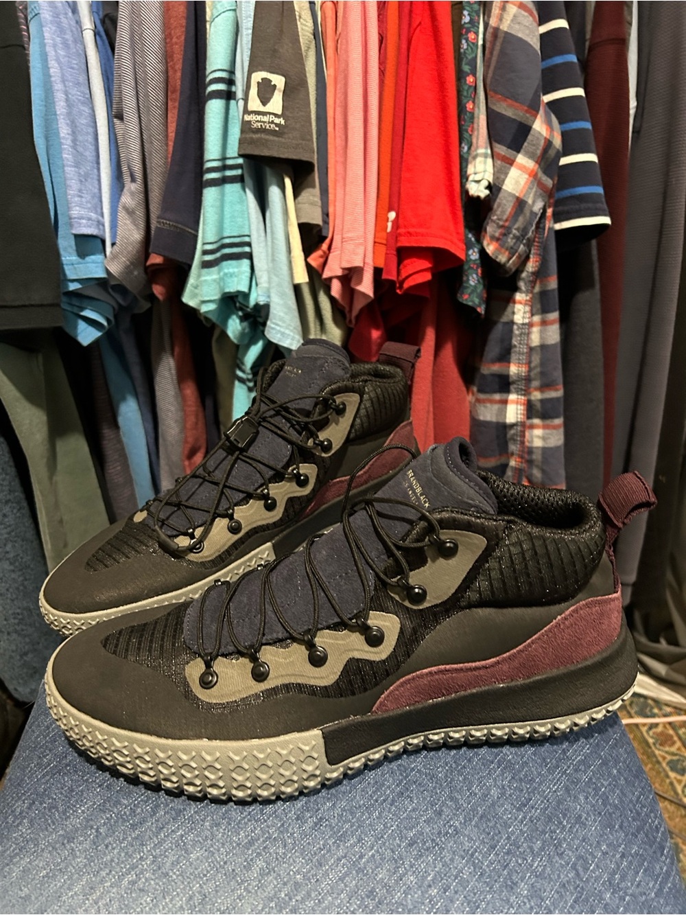 Brandblack Men's High-Top Sneakers — Black & Burgundy